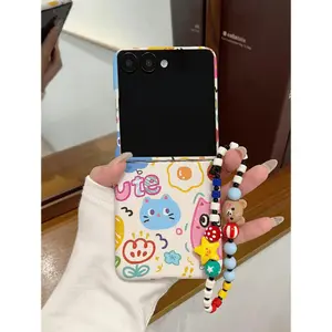 Korean Cute Graffiti Blue Pink Cat Bear Bracelet Phone Case For Samsung Galaxy Flip7 Flip7FE Zflip6 5 Zflip5 Shockproof Cover