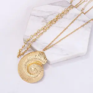 Layered Conch Shell Necklace - Gold Seashell Necklace Ursula Necklace Jewelry Witch Necklace for Women Ursula Costume Women Adjustable Cosplay Accessory