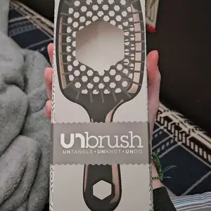 Product Review of Unbrush Detangling Hair Brush by FHI Heat from R**n