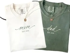 Mom Dad Est 2026 T-Shirt, Matching Couple Graphic Tee, New Parents Announcement Shirt, Pregnancy Reveal Gift, Gift for Men And Women- mama shirtss-men's clothing