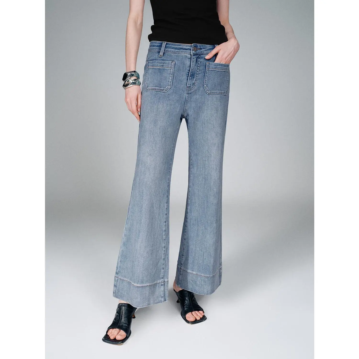 URBAN REVIVO Women's High-Waisted Basic Raw Denim Bell Bottoms Jeans - Wide Hip Style, Slight Stretch Cotton-Elastane Fabric, Textured Raw Hem, Pocket, Polyester for Casual Streetwear, Raw Denim Jeans