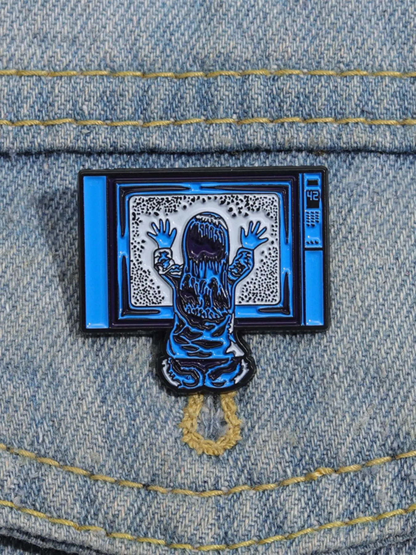 80s Horror Movie Themed Brooch, Lapel Brooch, Vintage Fashion Accessories for Women & Men, Trendy All-match & Exquisite Brooch for Birthday Gift, Durable Metal Pins, Brooch Pin Clip