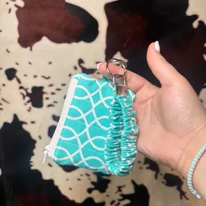 Scrunchie Keychain with Compact Coin Purse, Design-Focused Practical Casual Fashion Accessory