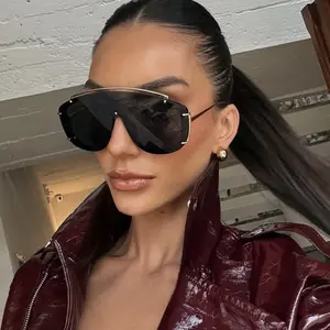 1pc Women's Fashion Glasses Metal High Quality Glasses Ins Street Photography Vacation Travel Beach Accessories Spring And Summer Personalized Glasses For Summer Beach Vacation,Outdoor,Travel