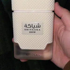 Product Review of Khadlaj Shiyaaka Snow for Men Eau de Parfum Spray, 3.4 Ounce from K**N C**💔