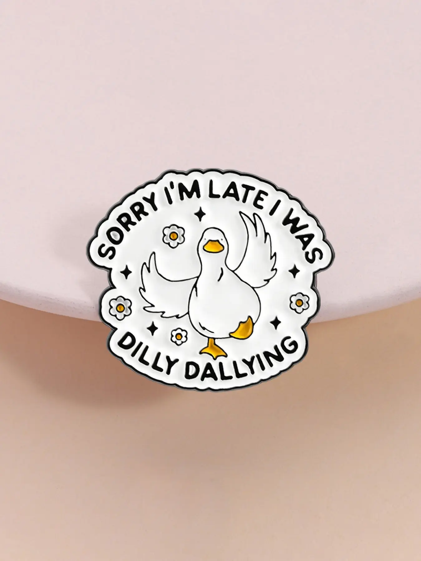 Adorable Duck Theme Enamel Pin, Sorry Im Late Funny Quote, Winged Duck Flower Design Brooch, Perfect for Clothing Backpacks, Fashion Accessory, Alloy Brooch Pin