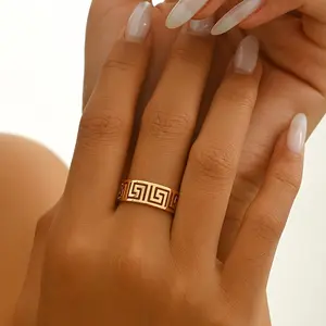 A vintage-style Adjustable Iron Open Ring, Geometric Cut Design, Simple Elegant Band, Suitable for Daily Wear and Parties, All-Season Accessory