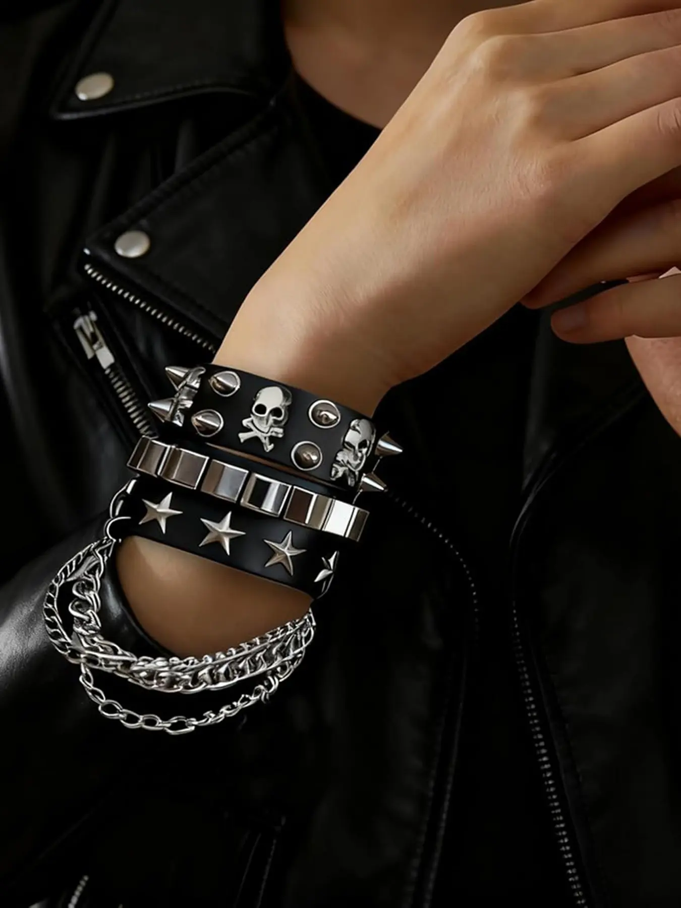 Vintage Chunky Weighted Black gunmetal Bling Chain Bracelet CHANEL MULTI-STRAND GUNMETAL CHAIN & CC BRACELET main image 4