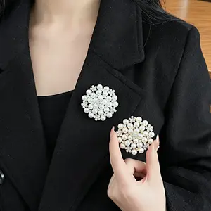 Brooch bouquet,Large Pearl Crystal Flower Brooch, Elegant Statement Pin for Blazer, Scarf, and Wedding