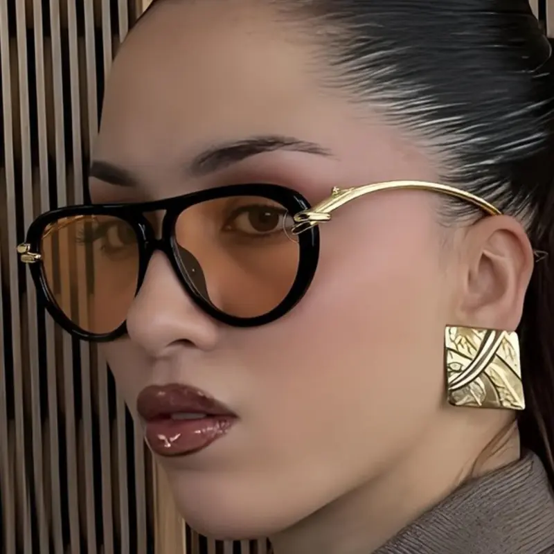 Women'S Fashion Trendy Sunglasses Stylish Oval Frame with Protection & Metal Hinges - Tortoiseshell-like Patterned PC Lens, Lightweight Polycarbonate Frame for Day & Night Wear, Fashionable Eyewear for Driving, Outdoor, Summer Sunglasses