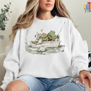 Frog 90s Graphic Sweatshirt, Frog Book Lovers Pullover Hoodie For Men & Women