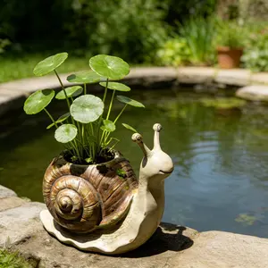 Whimsical Snail Shaped Resin Planter, Rustic Decor Flower Pot, Ideal for Small Plants, Succulents, Cactus, Boho Home Garden Decor, Gardening Gift
