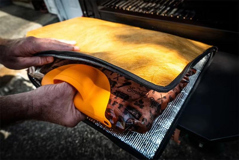 BBQ Meat Resting Blanket – Heat Insulated Foil Bag for Juicy Meat, Keeps BBQ Warm & Tender