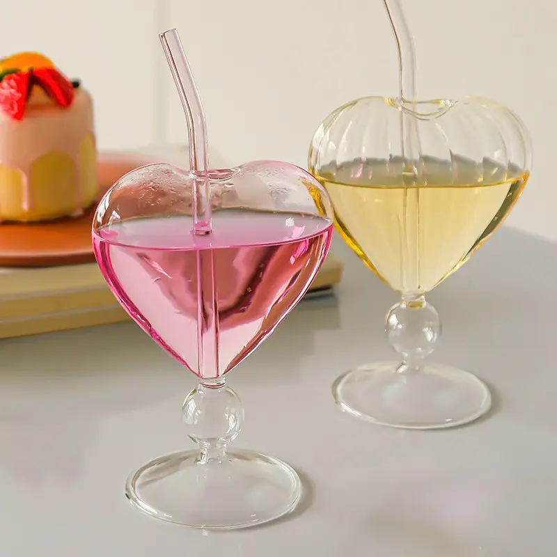 Heart-Shaped Crystal Cocktail Glass Set with Straws, Drinkware, Drinking Glasses, Food Grade BPA Free Lead & Cadmium Free Shatter-Resistant Heat Resistant Durable Glassware, Dishwasher Safe for Martinis Wine, Home Bar Accessory Wedding Valentine's