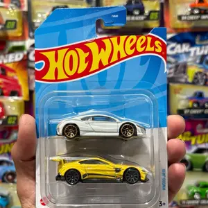 2024 Hw 2 PACK '17 ACURA NSX & ASTON MARTIN VANTAGE GTE Diecast cars 1:64 scale