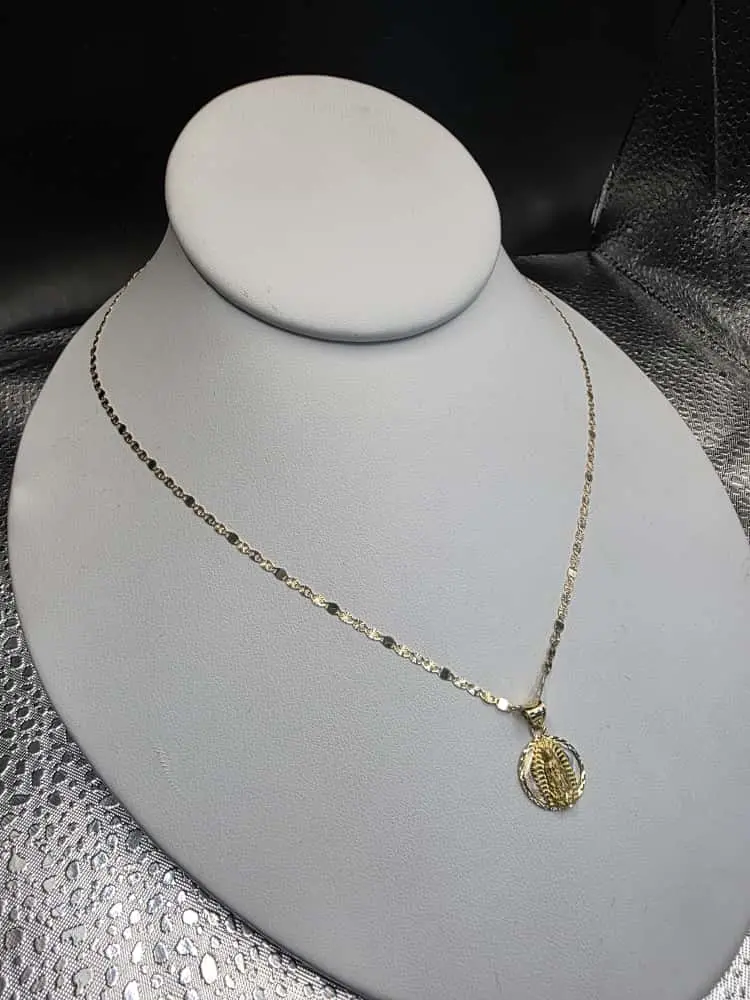 Cadena alternada con dije en oro 14k