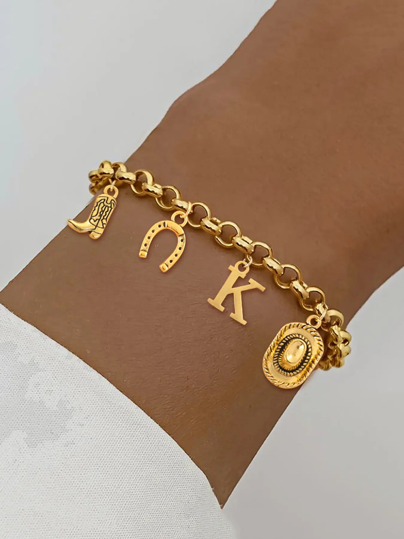 1Pc Initial Western Cowboy Hat Boot Horseshoe Pendants Women Bracelet, Fashion Golden Stainless Steel Chain Bracelet For Women, Modern Fashion Accessories, Premium Bracelet, Initial Charm Bracelets, Fashionable Bracelet, Bracelet Jewelry