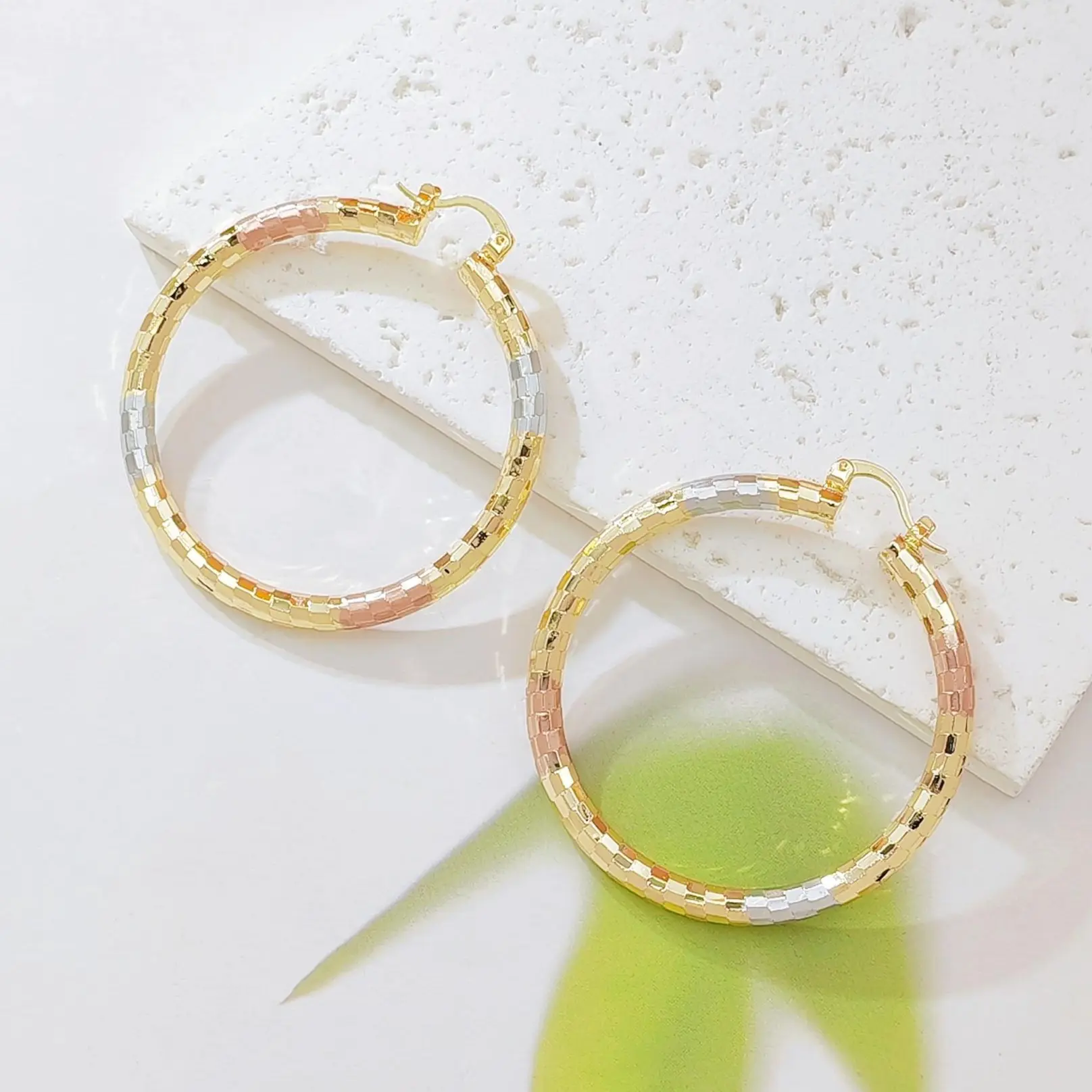 Tri Color Gold Hoop Earrings for Women, Three Tone Mixed Metal Textured Large Circle Hoop Earrings Lightweight Click Top Big Hoop Jewelry Gift for Daily Party Wedding