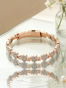 Trendy Heart-Shaped Magnetic Bracelet with Rhinestones, Casual Zinc Alloy Jewelry for Couples, Stylish Gift for All Seasons
