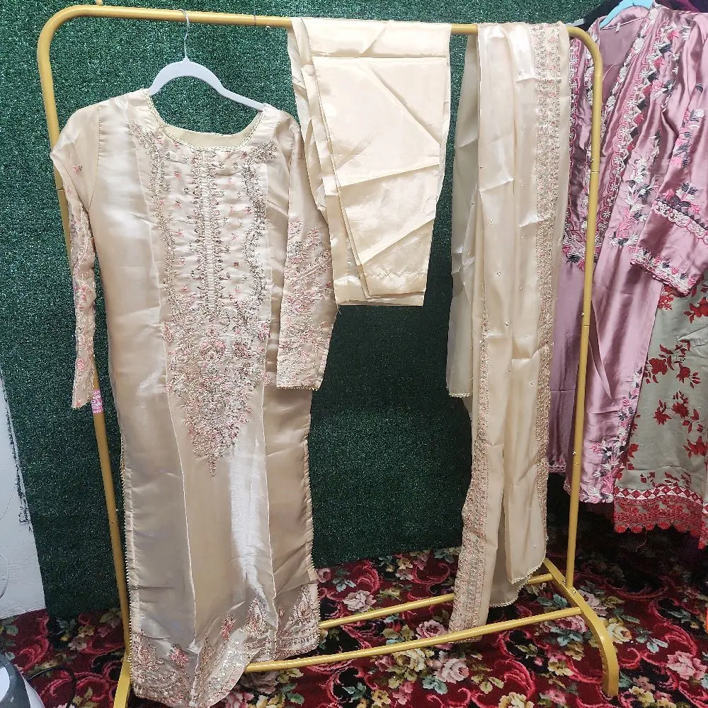 3 piece pakistani ready to wear suit
