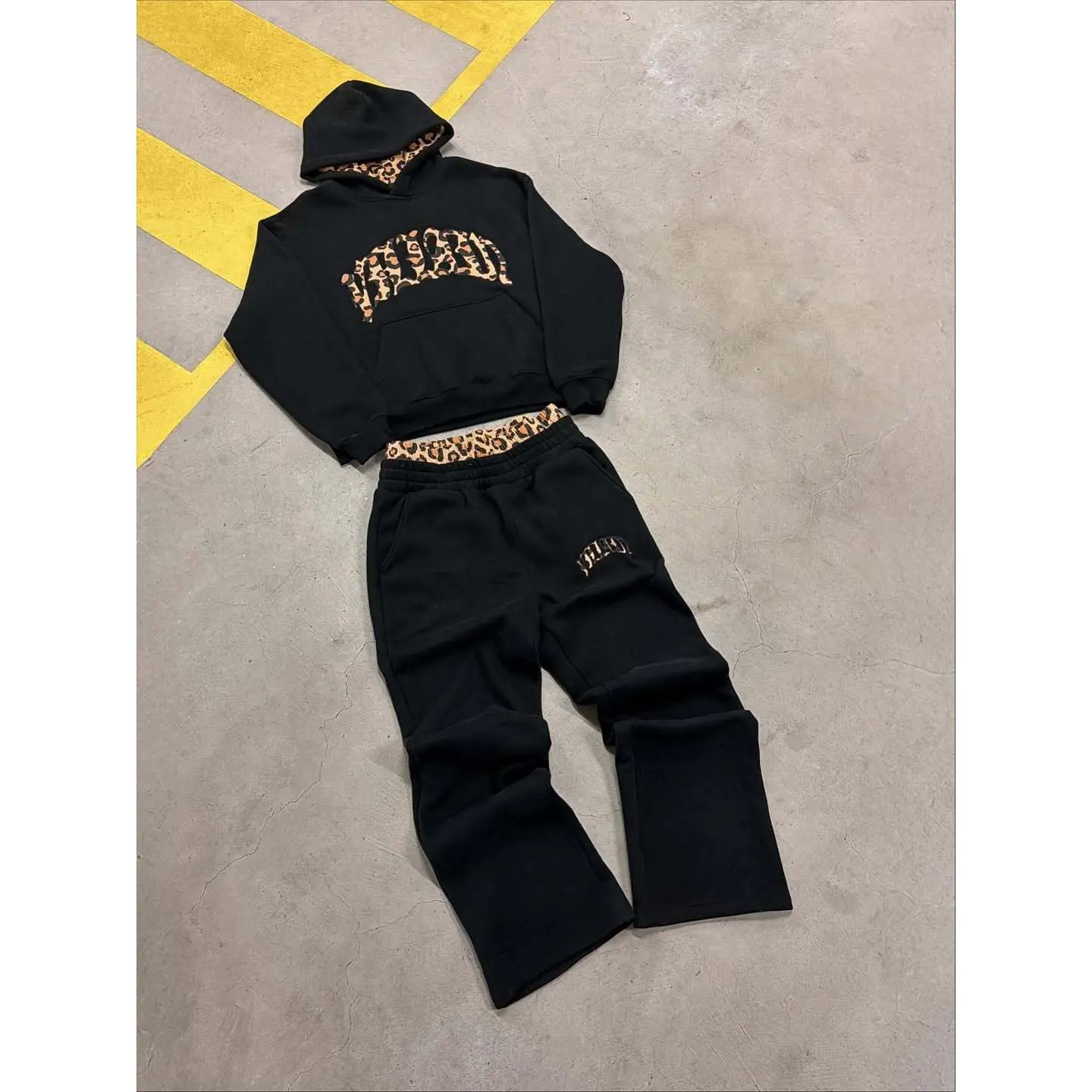 Black leopard print set