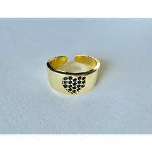 More Amoré Ring