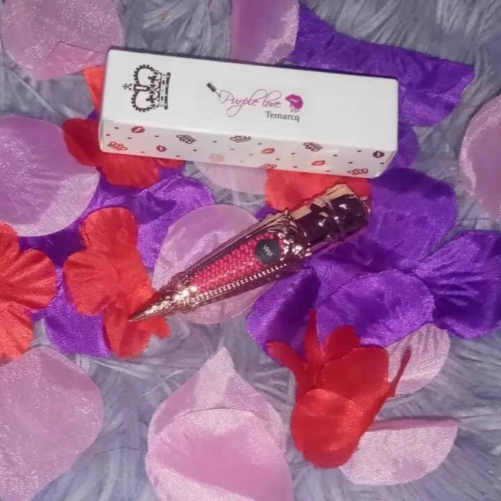 The Vinyl lipstick