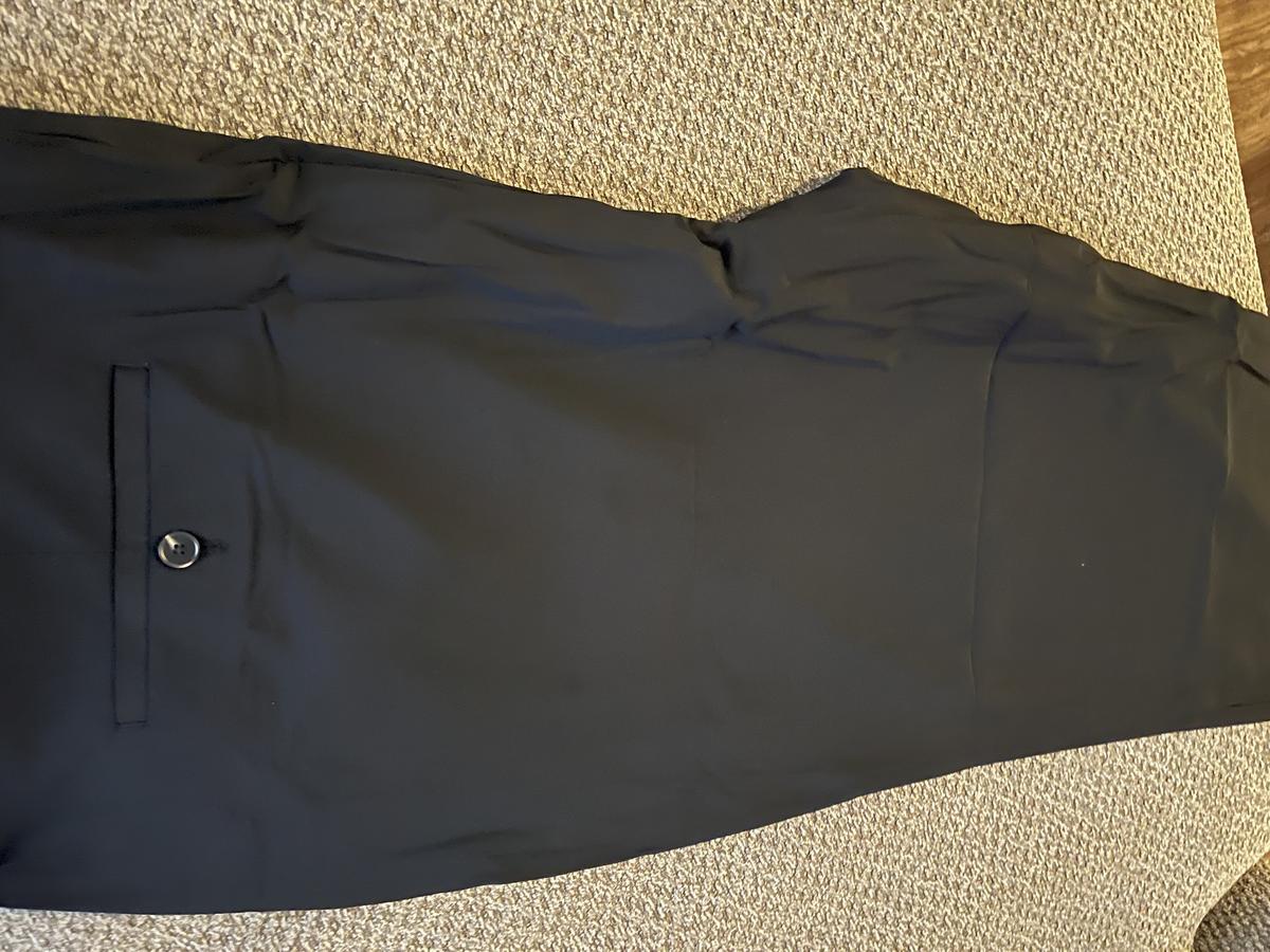 Item: Black, 46W*30L