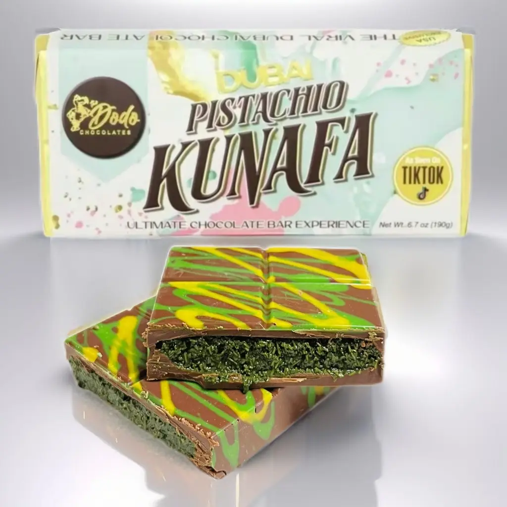 Dubai's Sensational Milk Chocolate Pistachio Kunafa Chocolate Bar: A Heavenly Dessert Indulgence Snack Bonbon Flavor Cakes Brownies dubai chocolate bar kit dubai chocolate bars dubai chocolate jar snack boxes dubai chocolate kit Macarons Baklava