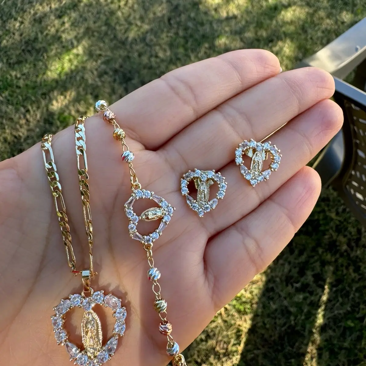 Virgen Mary heart set with rosary bracelet Virgen Mary heart set with rosary bracelet