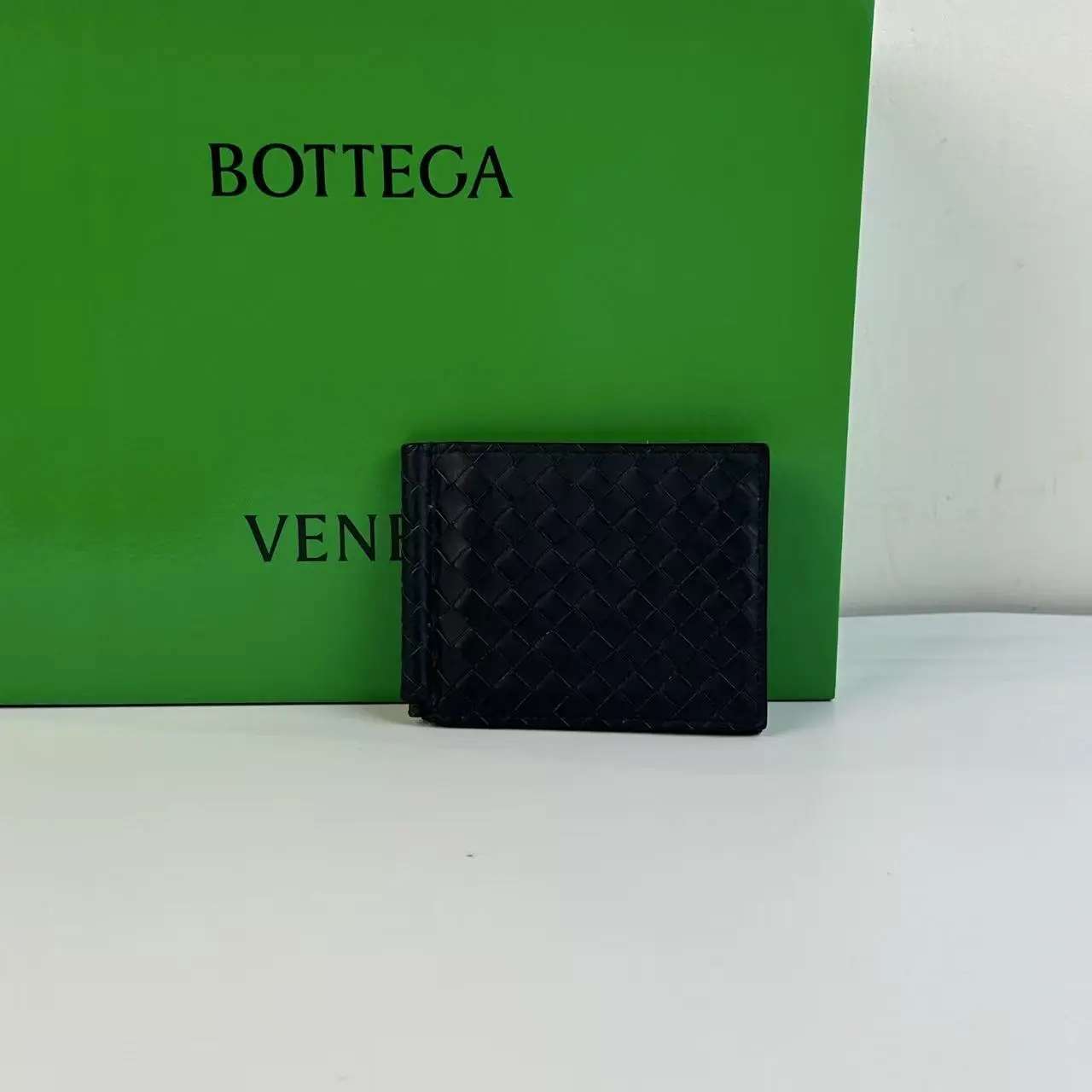 Pre-owned Bottega Veneta Black Intrecciato Nappa Leather Classic Woven Bifold Men’s Wallet
