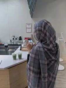 Women's Classic Plaid Print Hijab Scarf, Cute Printed Headscarf, Muslim Daily Wear, Comfortable Breathable Beach Long Shawl