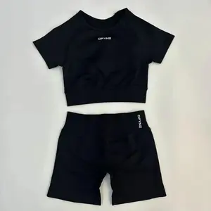 DFYNE Seamless Gym Set for Women Impact Yoga Crop Top with Sleeves & High-Waisted Pleated Scrunch Bum Shorts Sculpting Fitness Outfit