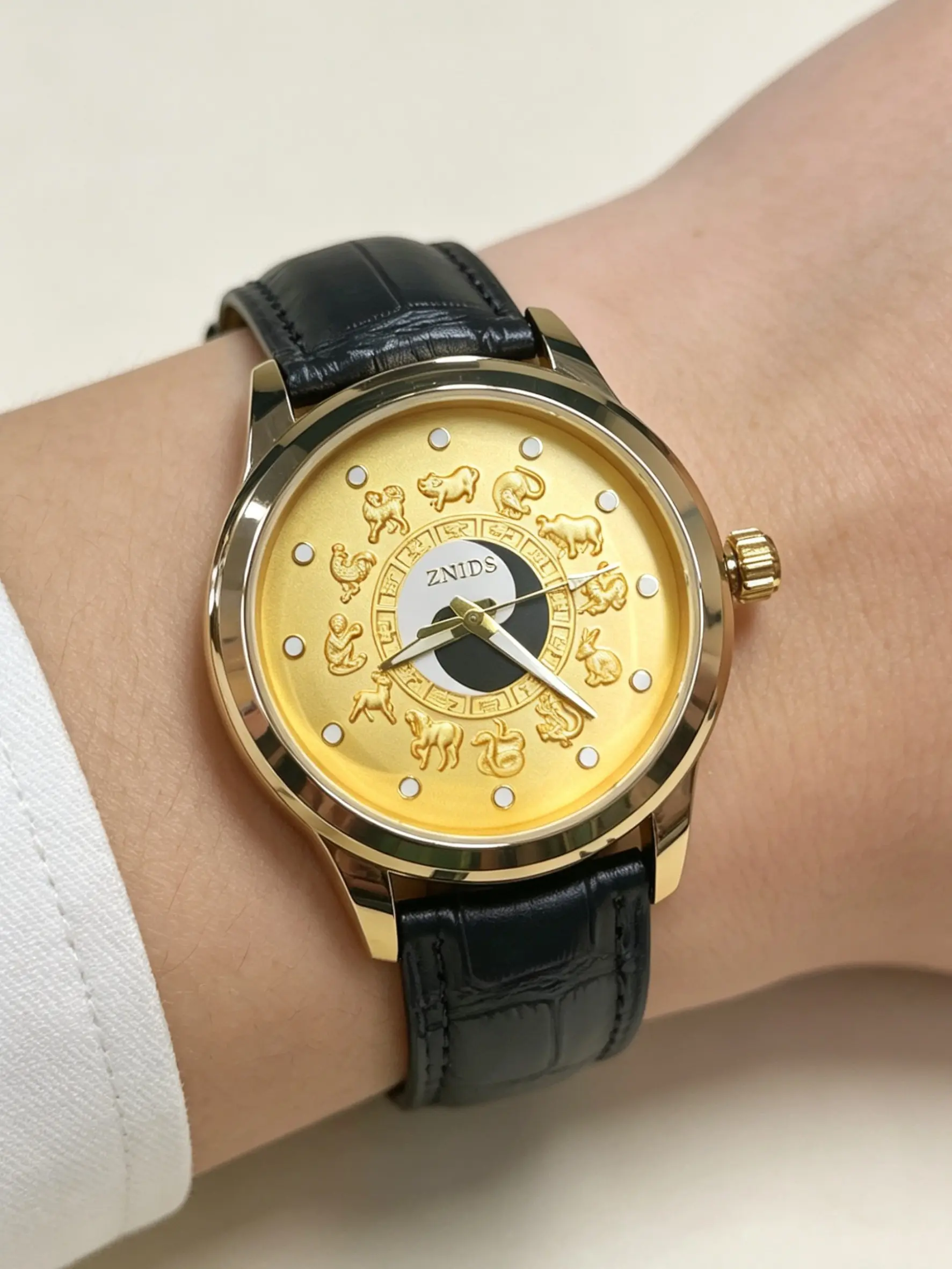 New Business Casual Men's Watch, Unique Design Quartz Watch, Zodiac & Tai Chi Dial, Round Case, Leather Strap, Fashionable Style