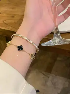 Four-Leaf Clover Bracelet for Women, Luxurious Snake Design Sparkling Diamond Flower, High Sensitivity 2026 New Arrival