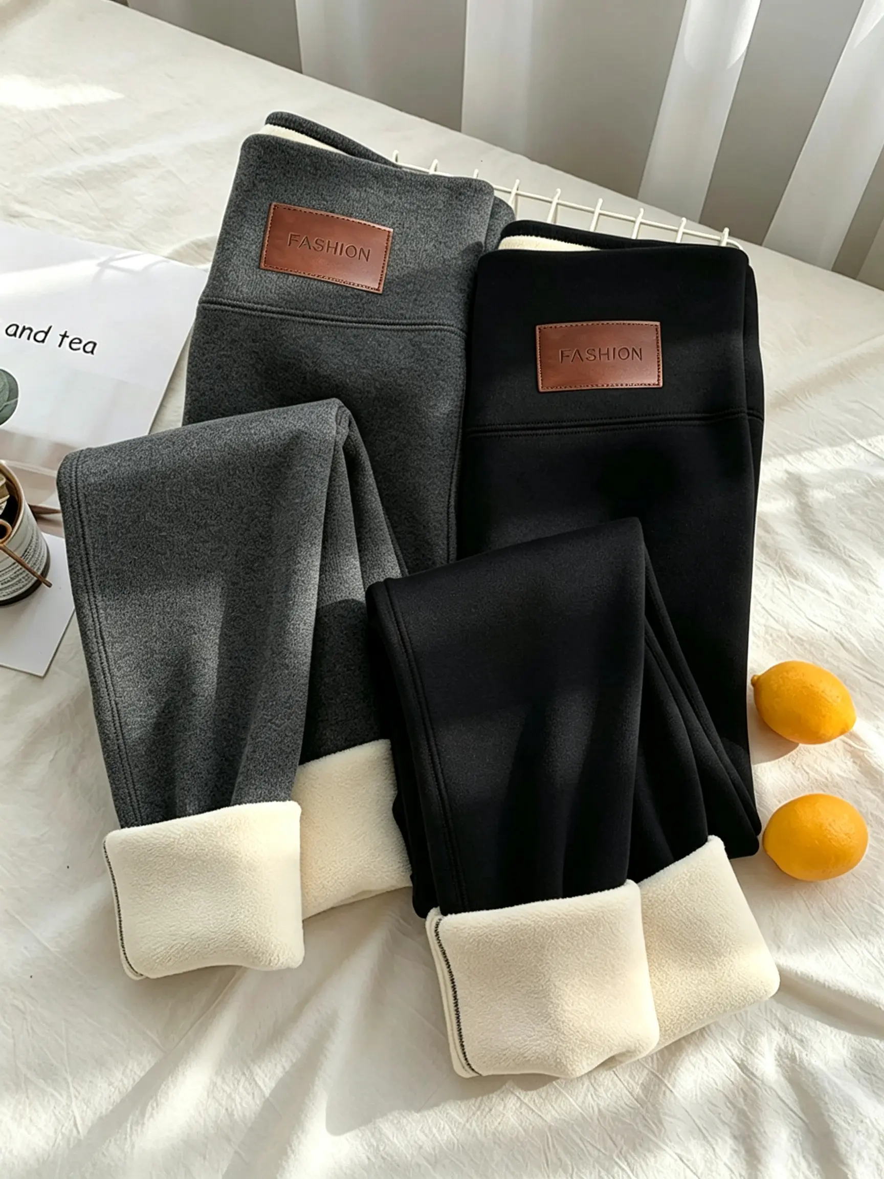 Warm pants for autumn and winter!2-Pack High-Waisted Fleece Leggings – Tummy Control & Slimming Fit, Suitable for Wearing Out
