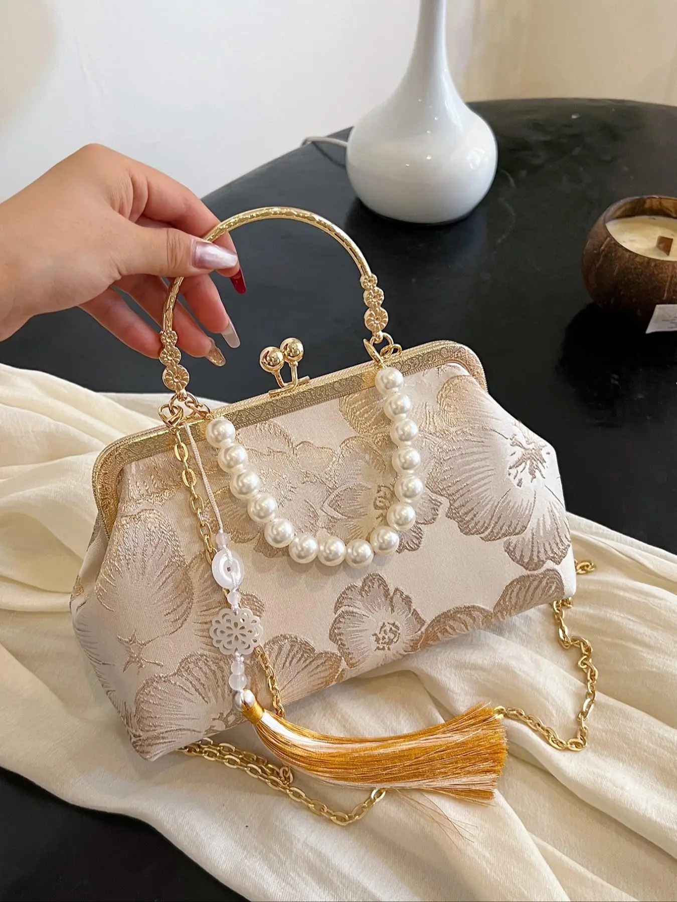 Women's Elegant Faux Pearl & Fringe Decorated Crossbody Bag, Fashionable Floral Pattern Shoulder Purse for Daily Used, Casual Trendy Versatile High-qu