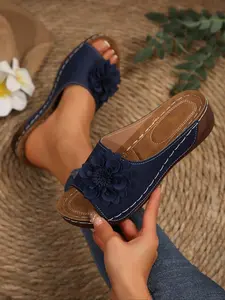 Women's Floral Decorated Wedge Slippers, Soft Sole Shock Absorption, Multi-Color Available, Versatile for Home, Shopping, Summer Scenes