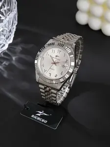 Retro-style quartz wristwatch with a steel strap design, featuring a calendar display. Simple and elegant, with precise timekeeping, suitable for both daily commuting and casual wear, High Quality Watches
