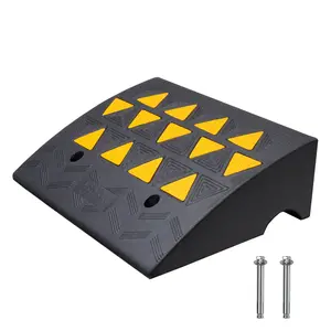 VEVOR Rubber Curb Ramp 6" Rise Height Sidewalk Curb Ramp, TikTokShopBlackFriday, 14.6" Width 19.3" Length Driveway Ramp for Curb, 15T Heavy Duty Rubber Ramp for Forklifts, Trucks, Buses, Cars, Wheelchairs, Bikes