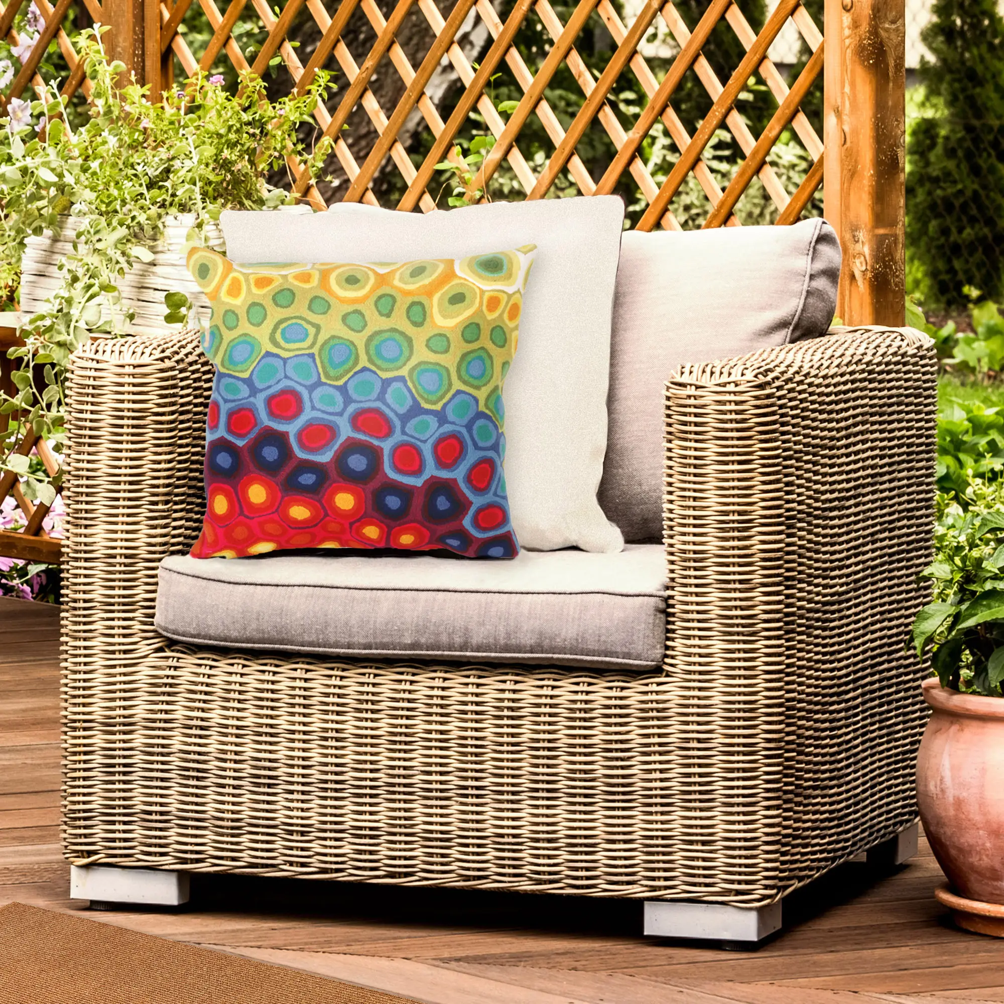 Lush Decor VISIONS III Indoor/Outdoor Handmade Pillow - Contemporary Graphic Multicolor  (Pop Swirl)