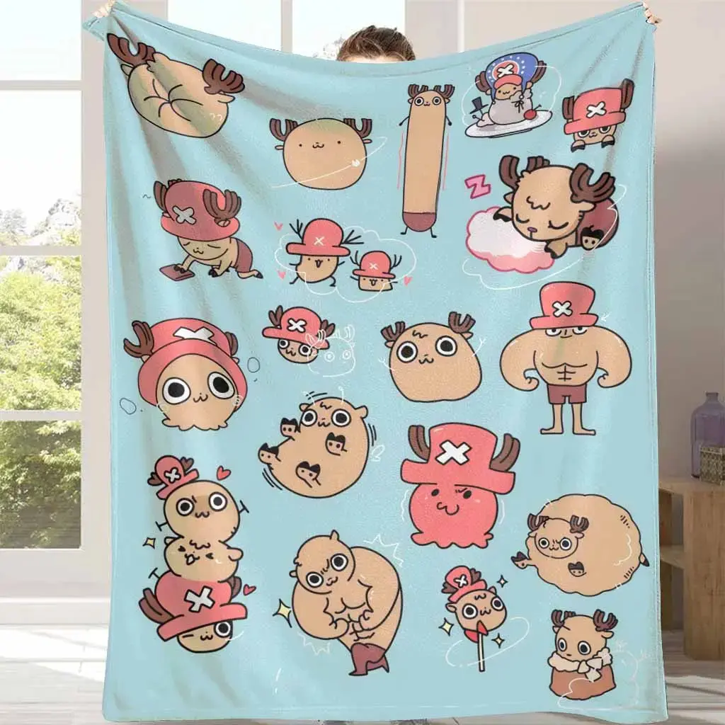 Lovely reindeer cartoon pattern flannel blanket, soft, breathable, warm, and cozy material, cute anime element design, suitable for household daily use and a seasonal gift choice for anime fans.