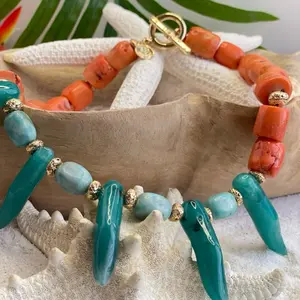 Collar de coral con piezas de ágatas y amazonitas