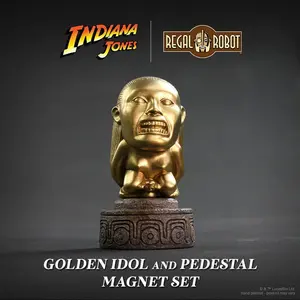 Indiana Jones and the Raiders of the Lost Ark: Golden Idol and Pedestal Magnet Set - Regal Robot