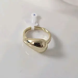 Anillo de gota dorada lisa..Anillo elegante ..Gold-Plated