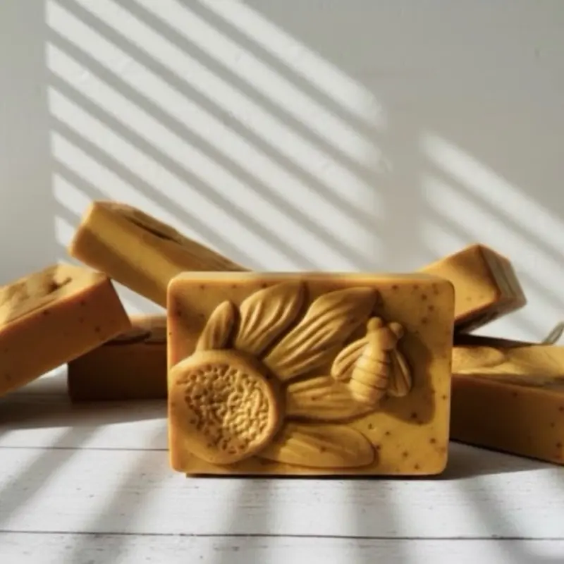 Handmade artisanal Turmeric&Honey Natural Soap (Jabon Natural de  Cúrcuma y Miel)