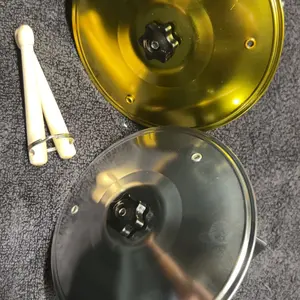 Car Mini Crash Cymbal with 2 Mini Drumsticks, Car Cymbal Drum Air Vent Interior Accessory, Platillo de Batería para Auto, Percussion Instrument with Easy Installation and Rugged Design, Make Your Driving More Fun, Suitable for All Types of Vehicles