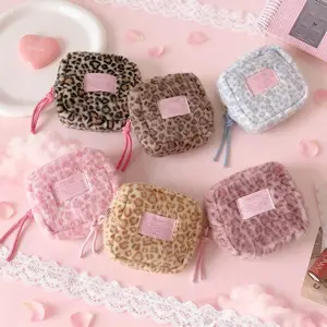 Girls Leopard Print Plush Makeup Bag, Student Handbag, Portable Skincare Wash Bag, Cosmetic Storage Pouch, Cute and Functional, Handheld Cosmetic Pouch, Travel Cosmetic Bag