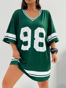 American College Style 98 Number Print Plus Size Knit Jersey Dress, Colorblock V Neck Loose Long Top, Casual Streetwear Womenswear for Curvy Women