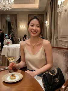 Loose Champagne Satin Tank Top v-neck for Women – Elegant Inner Top for Suits or Casual Summer Wear Size S